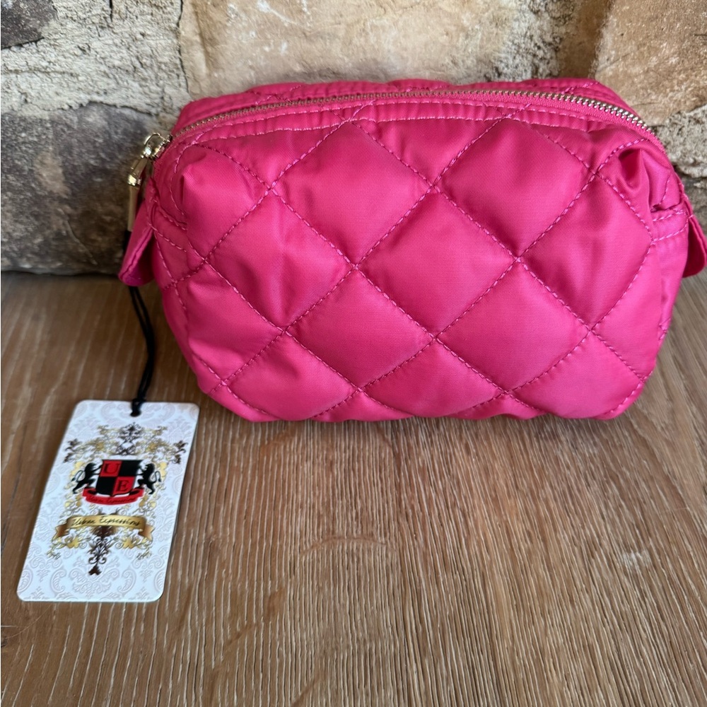 🔥NEW 🔥 Cutest Quilted Pink Women's make up Bag price firm!